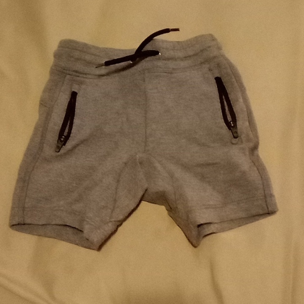 Gap fit shorts